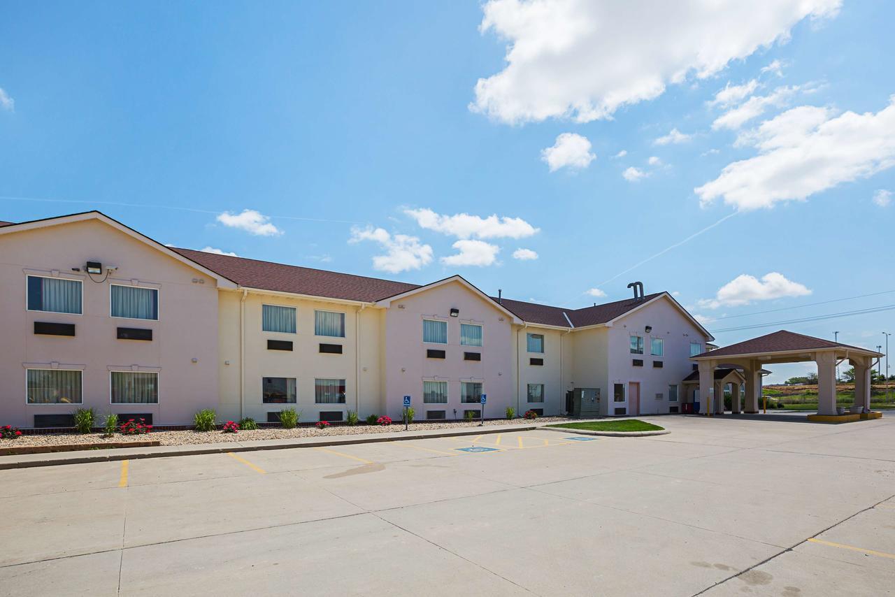 Motel 6 Omaha - Iat West Экстерьер фото