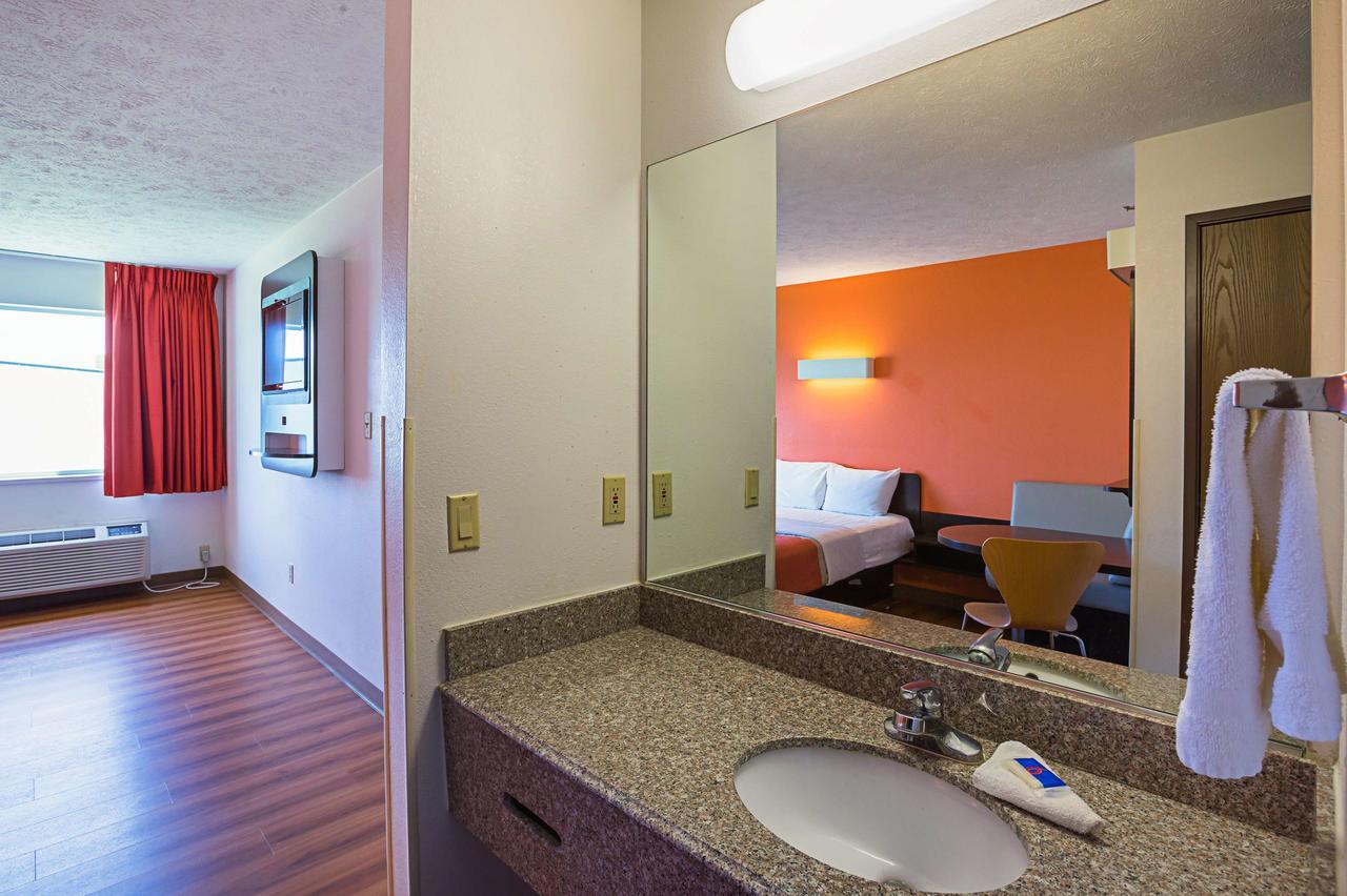 Motel 6 Omaha - Iat West Экстерьер фото