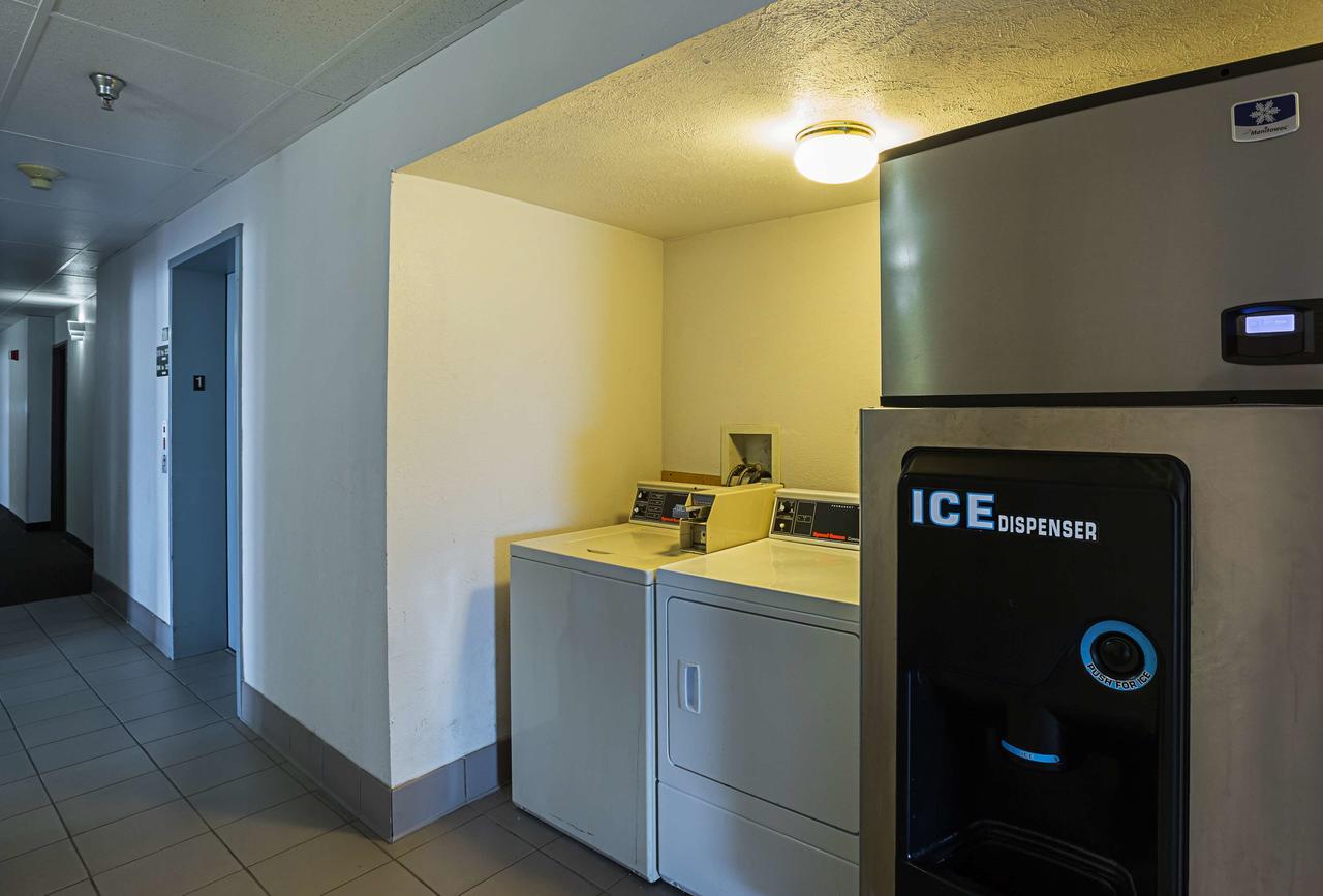 Motel 6 Omaha - Iat West Экстерьер фото